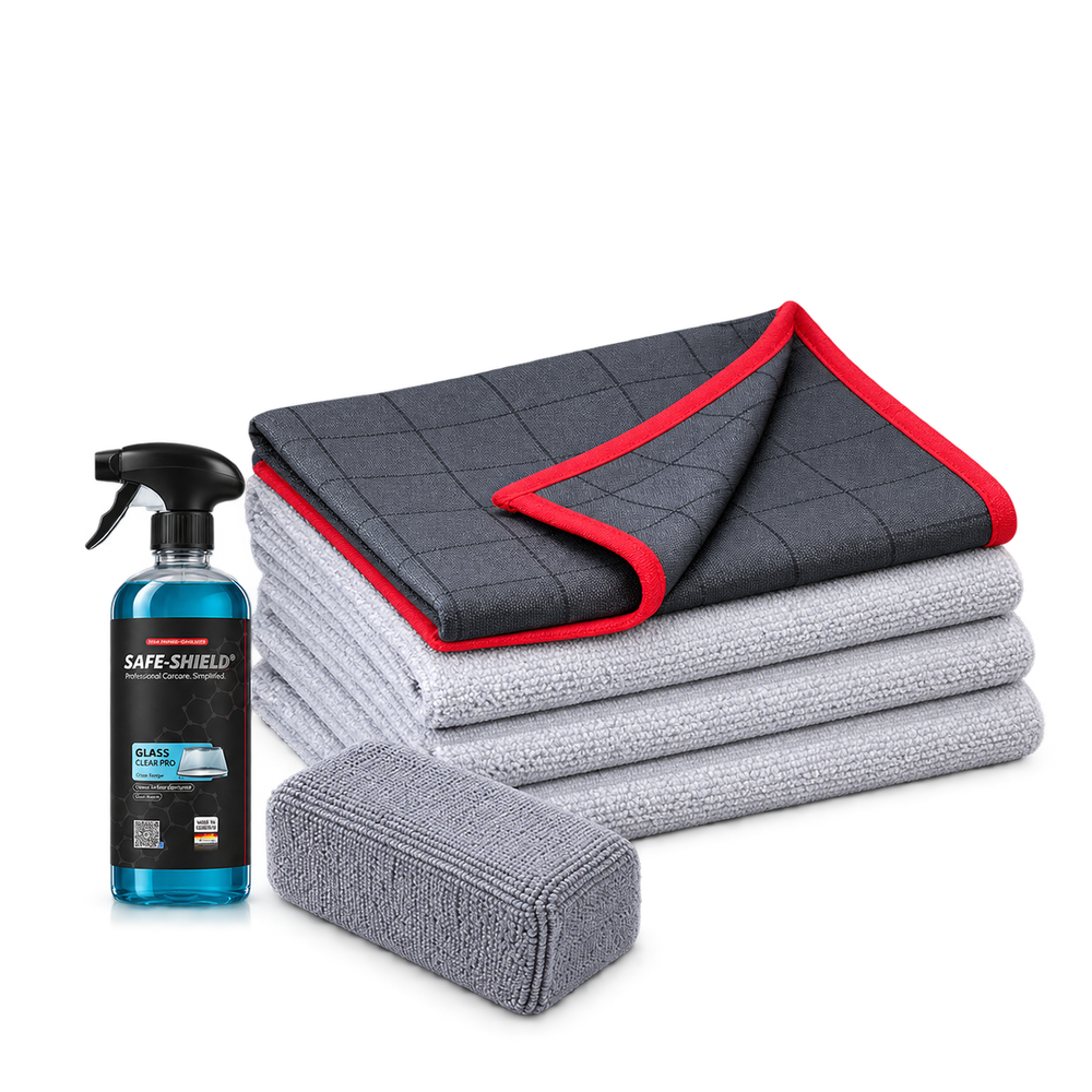 Glass-Coat application kit with 150 ml glass cleaner, one Glass Carbon Towel, three microfibre cloths and a mini applicator